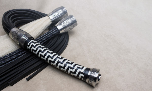 threeheaded flogger curved handle 26