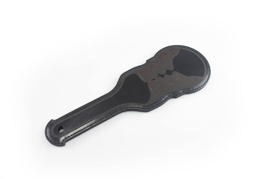 Springy leather spanking paddle ‘Kissing’ | BDSM Attributes
