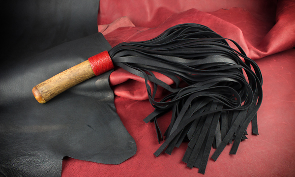 Leather flogger with wooden handle 10