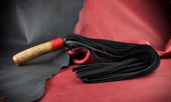 Leather flogger with wooden handle 12