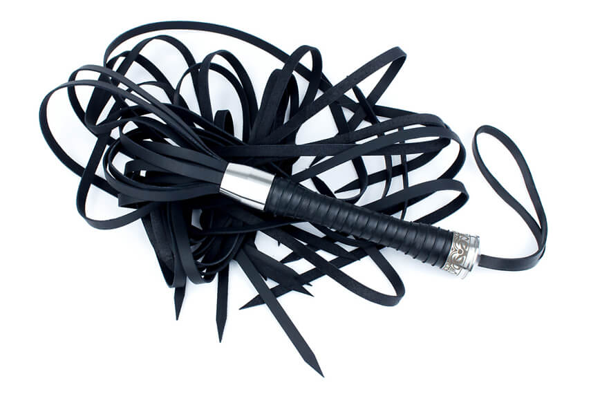 Rubber-coated leather flogger | BDSM Attributes